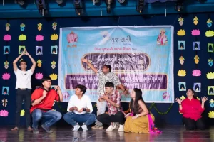 On the occasion of World Gujarati Language Day Saraswati Samman Samaroh 2024 was celebrated in Gujarati style by the Mumbai Gujarati Association.