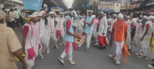 Surat Ganesh Visarjan Ganesh Visarjan was held in Surat with the theme of tribal culture and various schemes,