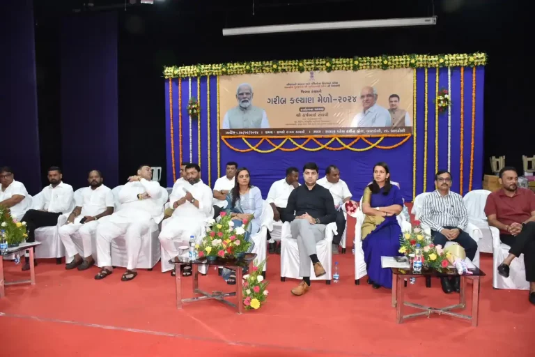 Surat Garib Kalyan Mela in Bardoli, the benefits of these schemes were given to the beneficiaries by providing Rs.46 crores of equipment.