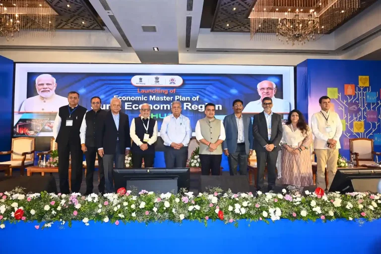 Surat Growth Hub Vision of Future Development of South Gujarat 'Growth Hub' Surat, seminars held in six sessions on these topics.