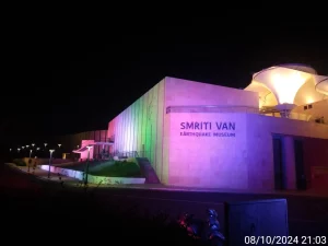 Celebrating Development Week in Gujarat, these iconic places were decorated with grand illuminations.
