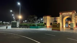 Celebrating Development Week in Gujarat, these iconic places were decorated with grand illuminations. 