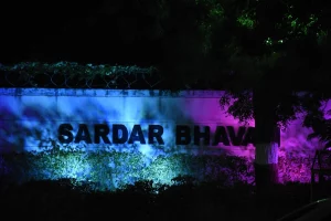 Celebrating Gujarat Vikas Saptah, colorful scenic lighting at these important places in the state. See photos