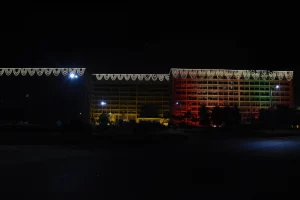 Celebrating Gujarat Vikas Saptah, colorful scenic lighting at these important places in the state. See photos