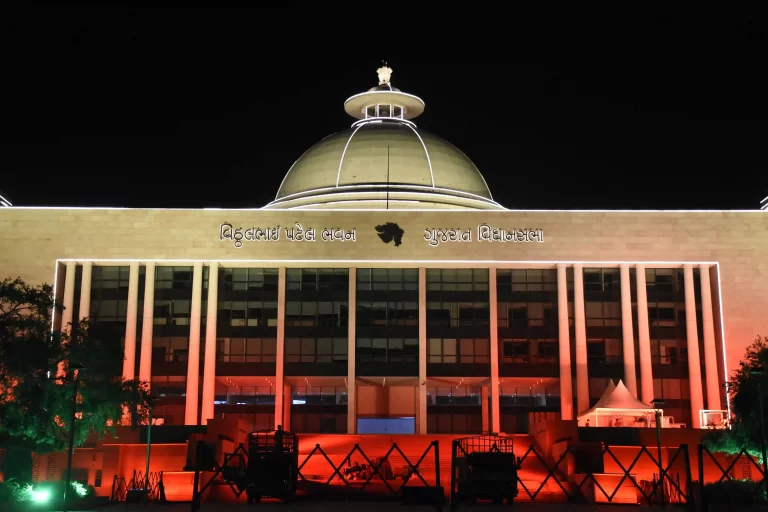 Celebrating Gujarat Vikas Saptah, colorful scenic lighting at these important places in the state. See photos