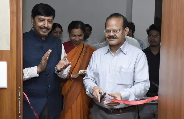 Inauguration of revenue department’s feedback center in Gandhinagar, citizen’s opinion will be taken on these services Inauguration of revenue department's feedback center in Gandhinagar, citizen's opinion will be taken on these services