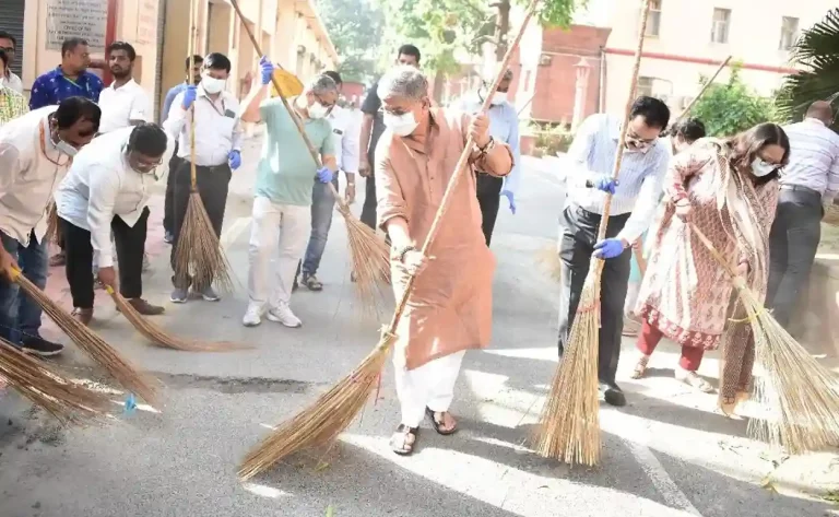 Union Minister Rajiv Ranjan Singh participated in a special cleanliness campaign in the Krishi Bhavan premises Union Minister Rajiv Ranjan Singh participated in a special cleanliness campaign in the Krishi Bhavan premises