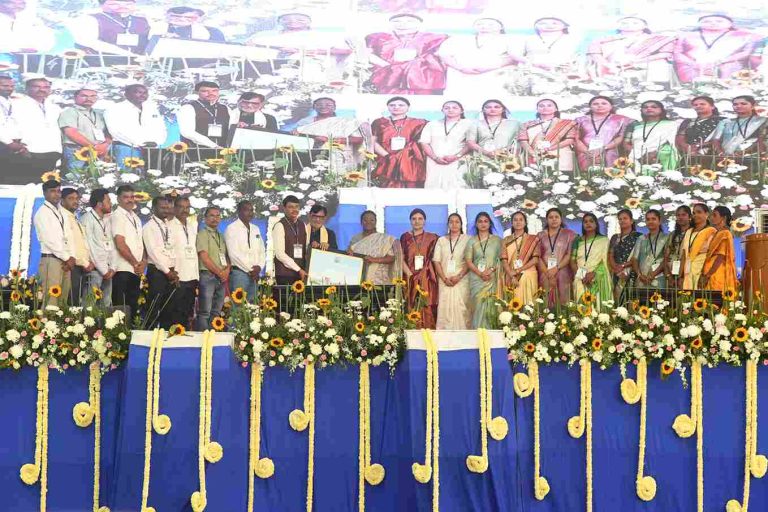 Droupadi Murmu inaugurated the Swami Vivekananda Vidya Mandir, addressing the ceremony in Silvassa.