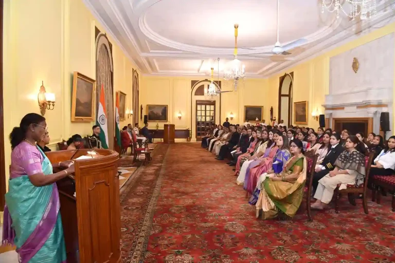 President Droupadi Murmu interacted with women achievers in the Indian aviation sector President Droupadi Murmu interacted with women achievers in the Indian aviation sector