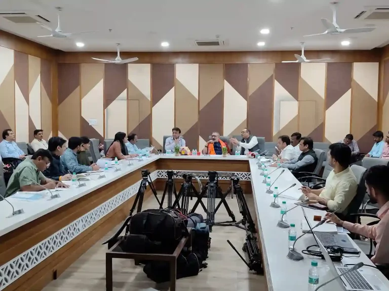 Review meeting with central and state government officials regarding PM Mitra Park at Surat chaired by Giriraj Singh