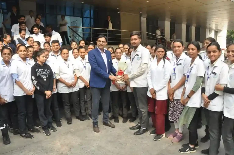 Blankets and biscuits distributed to 125 children admitted to the pediatric ward of the new civil hospital (5) Blankets and biscuits distributed to 125 children admitted to the pediatric ward of the new civil hospital