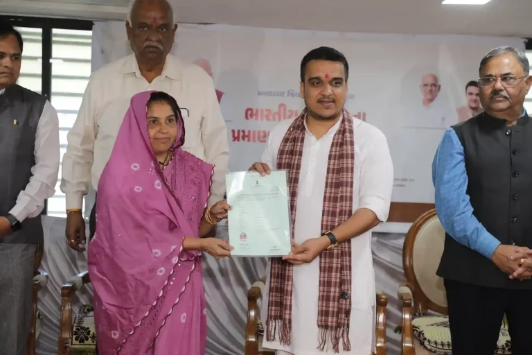 Harsh Sanghvi awarded Indian citizenship certificates to these minority citizens in Ahmedabad.