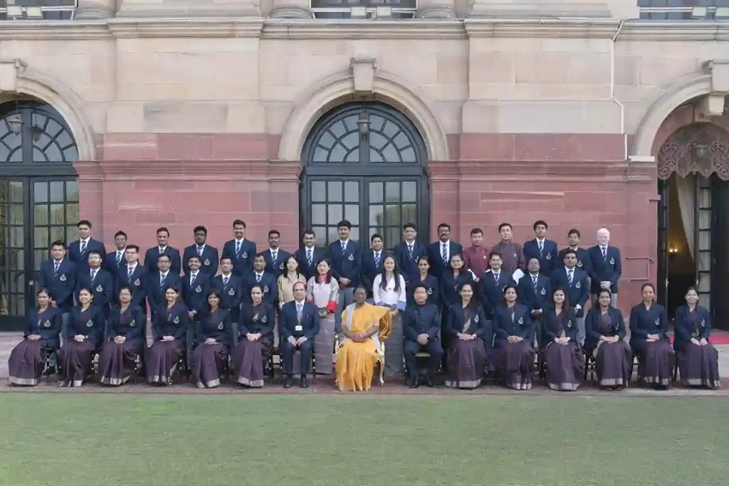Officer trainees of Indian Revenue Service (Customs and Indirect Taxes) met the President Droupadi Murmu