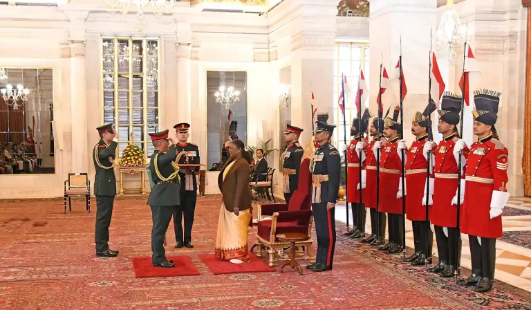 President of India Droupadi Murmu conferred the honorary rank of General of the Indian Army on General Ashok Raj Sigdel