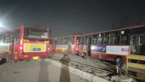Ahmedabad Municipal Corporation Travel of rail passengers will be easier, railway administration has started bus service between Sabarmati and Ahmedabad.