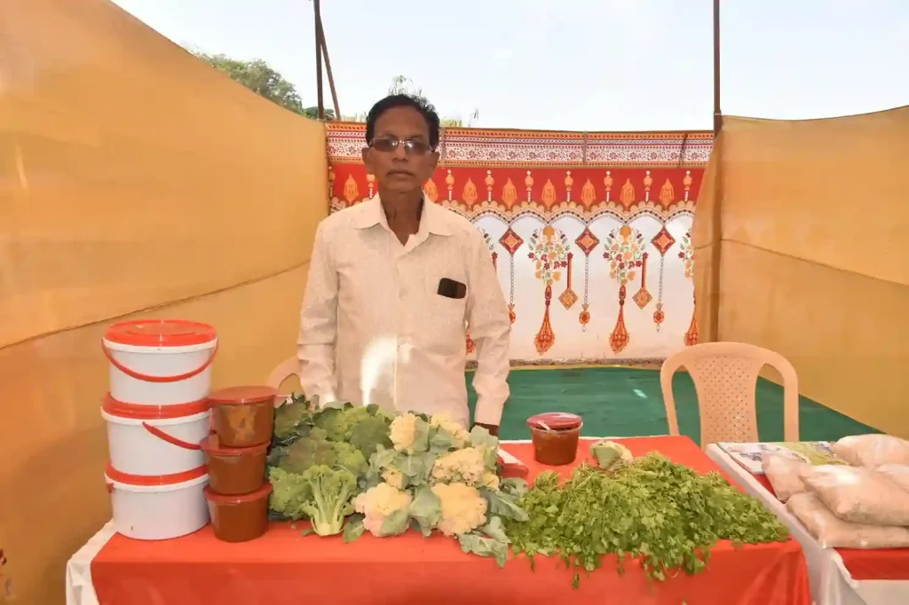 Kisan Samman Samaroh District level 'Kisan Samman Samaroh' was held at Surat Krishi Vigyan Kendra