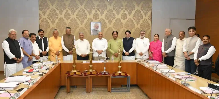 Republic Day Gujarat’s tableau received the Popular Choice Award for 3 consecutive years, Chief Minister and Cabinet congratulated (1) Republic Day Gujarat's tableau received the Popular Choice Award for 3 consecutive years, Chief Minister and Cabinet congratulated