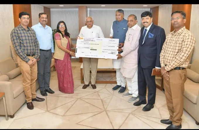 Gandhinagar News CM Bhupendra Patel receives Rs10.65 crore dividend cheque from Gujarat State Seeds Corporation (2) Gandhinagar News CM Bhupendra Patel receives Rs10.65 crore dividend cheque from Gujarat State Seeds Corporation