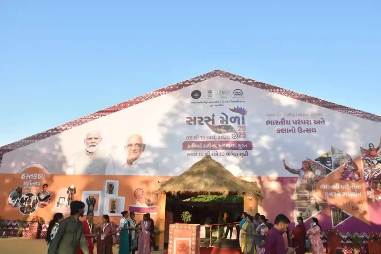 Saras Mela 2025: The Saras Mela held at Adajan, Surat received a huge response, with a total sale of more than 3.50 crores in just ten days. Saras Mela 2025: The Saras Mela held at Adajan, Surat received a huge response, with a total sale of more than 3.50 crores in just ten days.