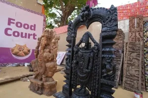 Saras Mela 2025 Saras mela organized at Adajan, in four days Rs. 4 crore Bumper Sale in four day