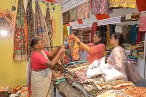 Saras Mela 2025 The Saras Mela held at Adajan, Surat received a huge response, with a total sale of more than 3.50 crores in just ten days.