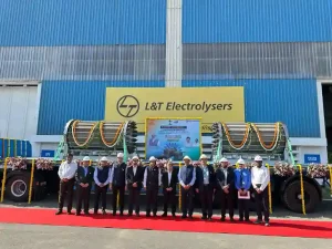 Sarbananda Sonowal Virtually Flags Off Electrolysers for Green Hydrogen Plant in Kandla