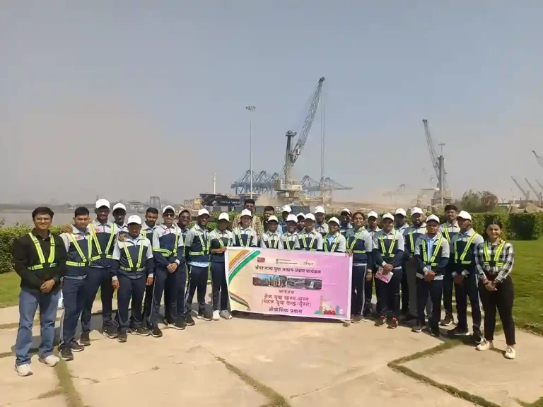 Youth from Chhattisgarh who came to Surat under the Inter-State Youth Exchange Program visited industrial units