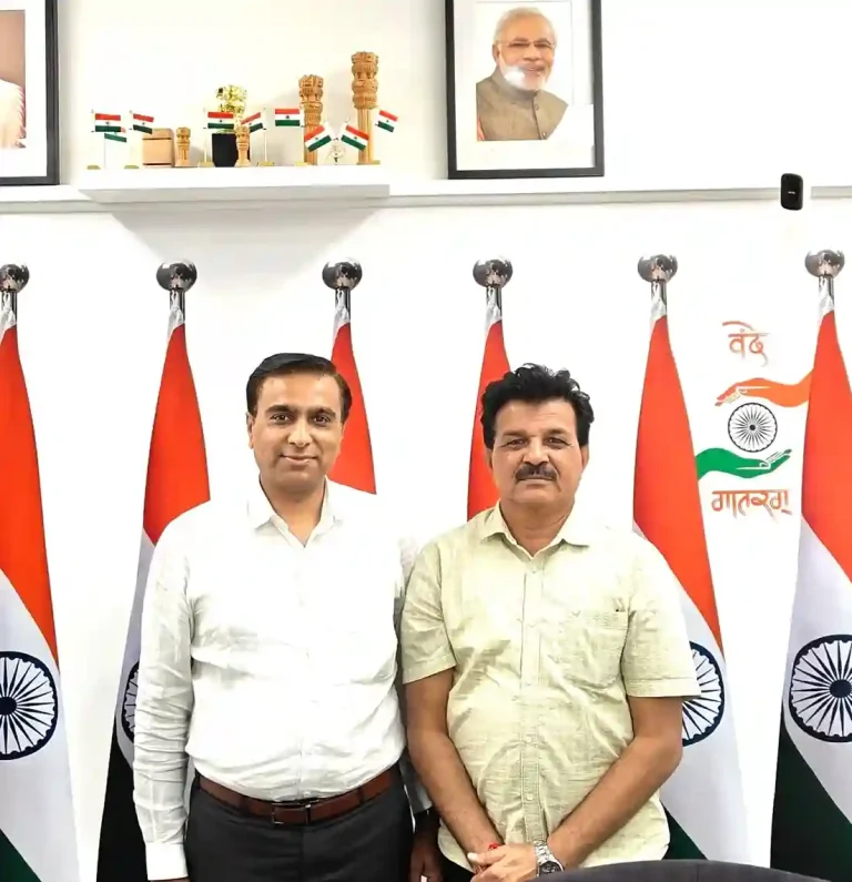 Indian students The difficulties of Indian students abroad have been reduced and the respect of Indians in the world has increased due to Modi's efforts.