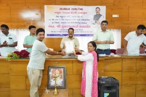 Tax collection The Minister Felicitated The Gram Panchayats Of Mandvi Taluka For Collecting 80 To 100 Percent Tax.