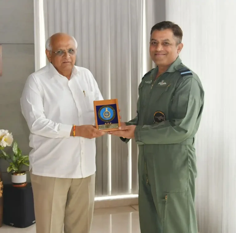Air Marshal Nagesh Kapoor Chief of South Western Air Command of IAF calls on Gujarat CM