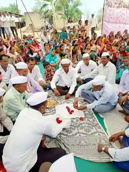 Surat News Surat Tribal Father Bids Farewell To Daughter With 9 Roses In Umarpada  Surat News Surat Tribal Father Bids Farewell To Daughter With 9 Roses In Umarpada