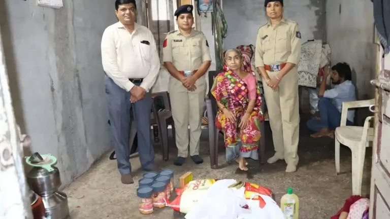 Surat News Surat Police came to the aid of an elderly widow and her mentally unstable children from Chowk Bazaar.