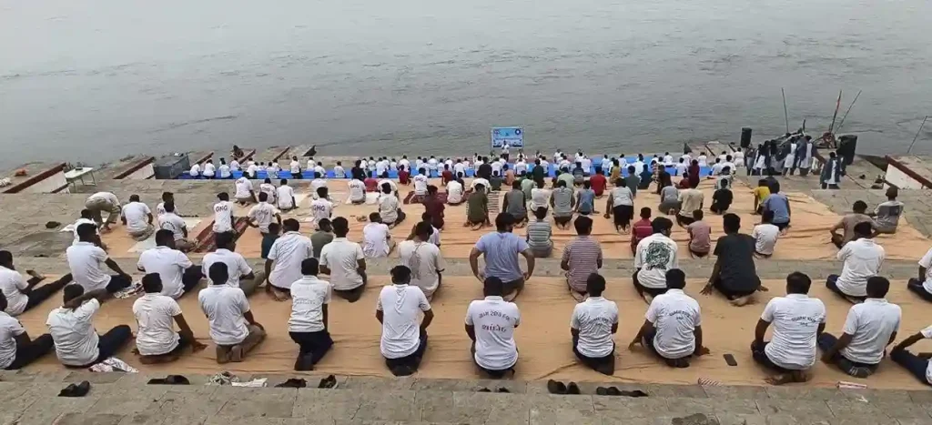 World Yoga Day More than 11 thousand citizens practiced yoga at 339 Amrit Sarovar in Gujarat and celebrated the 11th International Yoga Day in grand style