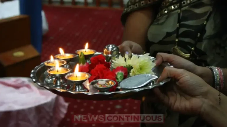 Aarti Should Eyes Be Closed or Open Know What Scriptures Say