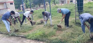 Ahmedabad Division of Western Railway Conducts Shramdaan under Swachhata Hi Seva 2025