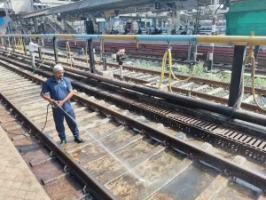 Ahmedabad Division of Western Railway Conducts Shramdaan under Swachhata Hi Seva 2025