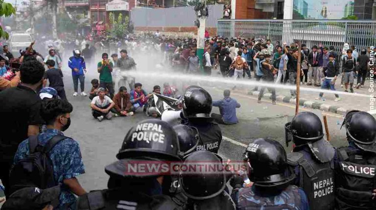 Nepal નેપાળ સરકાર સંકટમાં, આટલા મંત્રીઓનું રાજીનામું, કાયદા મંત્રીના ઘરને લગાડાઈ આગ Nepal નેપાળ સરકાર સંકટમાં, આટલા મંત્રીઓનું રાજીનામું, કાયદા મંત્રીના ઘરને લગાડાઈ આગ