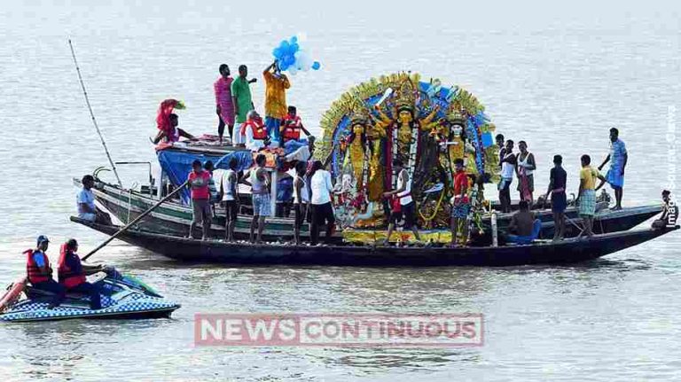 Durga Visarjan આગ્રામાં દુર્ગા વિસર્જનનો ઉત્સવ માતમમાં ફેરવાયો