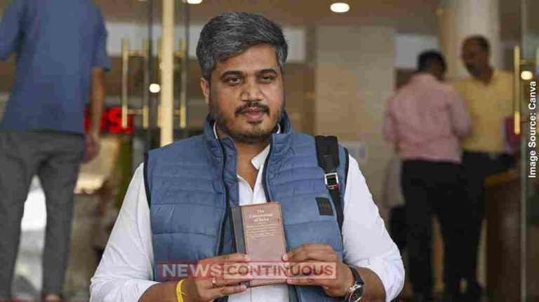 Rohit Pawar FIR ડોનાલ્ડ ટ્રમ્પના નામે નકલી આધાર કાર્ડનો ડેમો આપવા બદલ