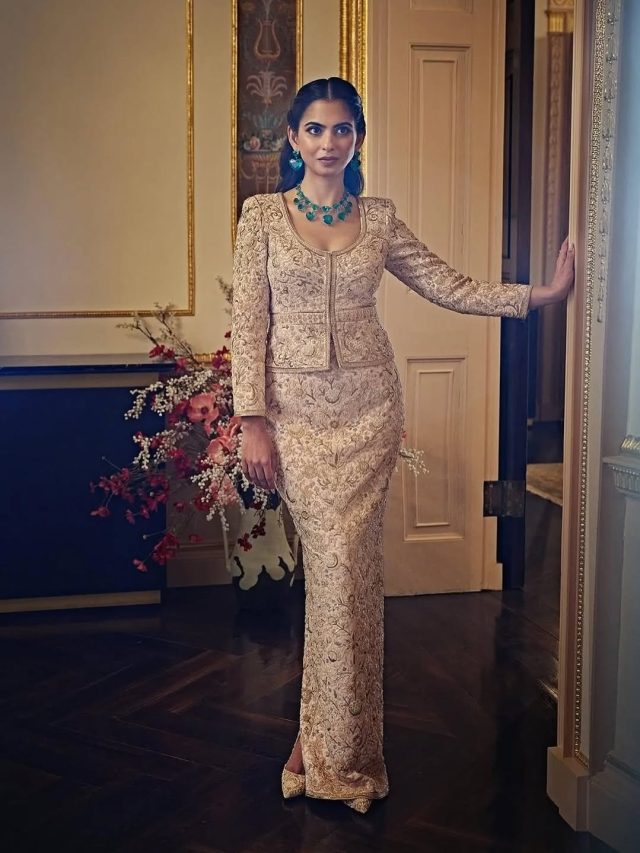 ઈશા અંબાણીનો પિંક બોલ લુક બનવામાં લાગ્યા 3,670 કલાક, તસવીરો થઈ વાયરલ