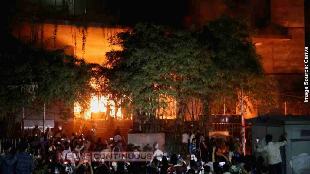 Bangladesh Violence બાંગ્લાદેશ સળગ્યું! સૌથી મોટા અખબારોની ઓફિસોમાં તોડ