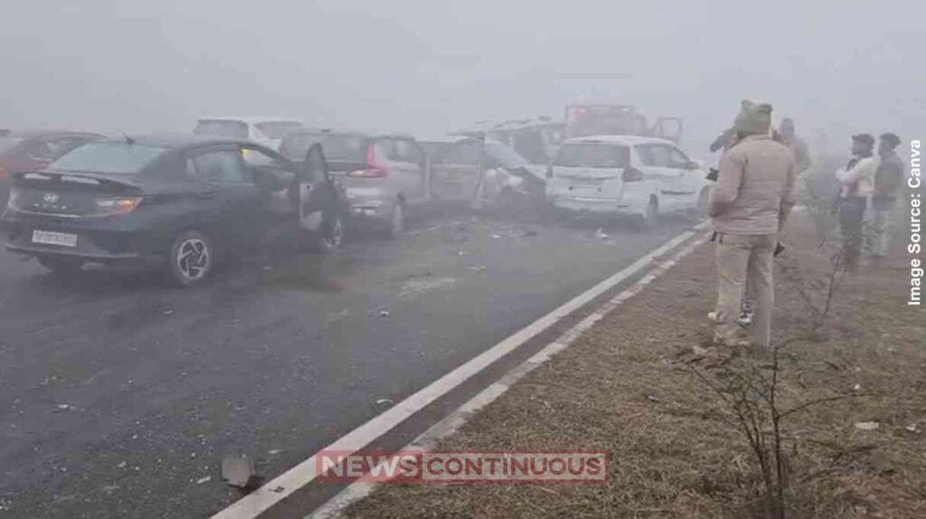 Fog ધૂમ્મસમાં ગતિ ભારે પડી NCR ના ૬-લેન એક્સપ્રેસ-વે પર ૬ ગાડીઓનો ગમખ્વાર અકસ્માત!