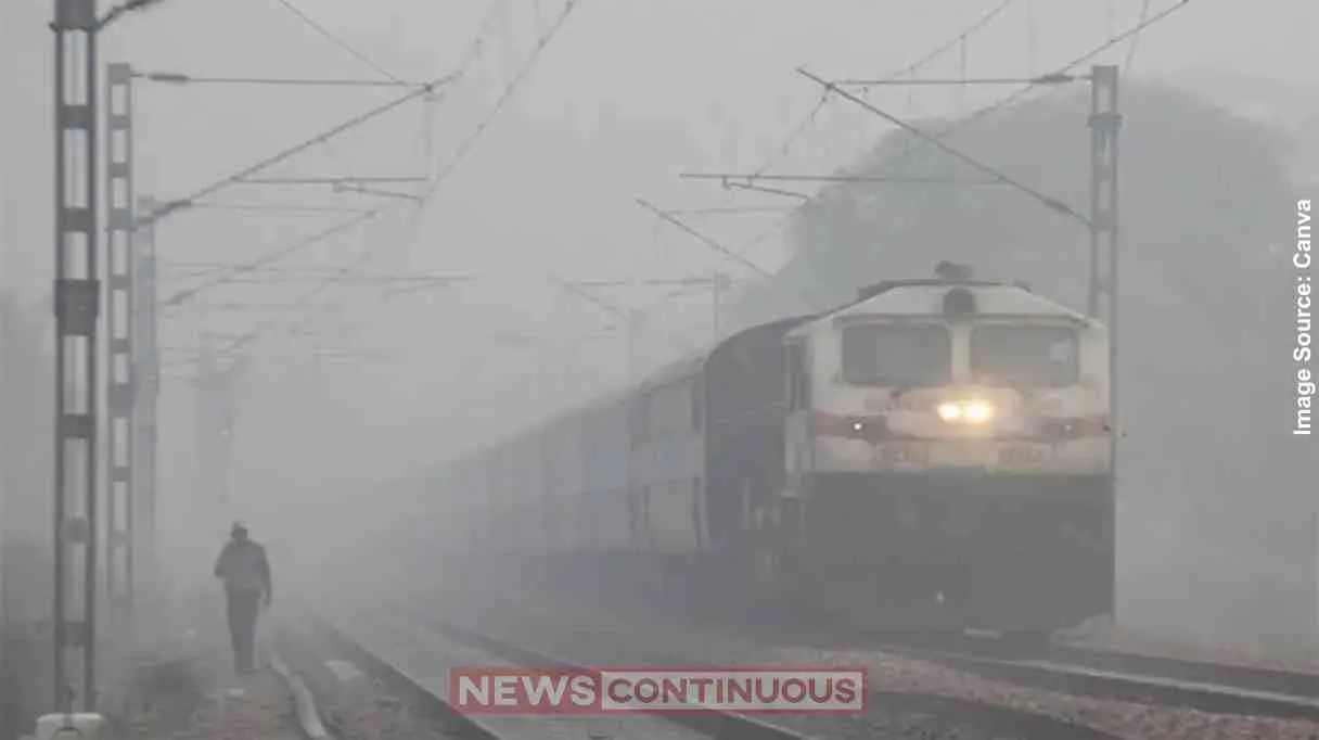 Fog Hits Delhi-NCR Flight and Train Operations Disrupted; Over 22 Trains Running Late
