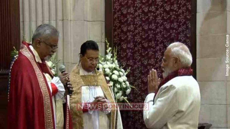 PM Modi PM મોદીએ ચર્ચમાં જઈને કરી પ્રાર્થના ક્રિસમસના અવસરે દિલ્હીના ઐ