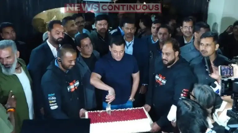 Salman Khan 60th Birthday Bash: MS Dhoni, Sanjay Dutt, and Mika Singh join the celebration at Panvel Farmhouse; Bhaijaan cuts cake with paparazzi