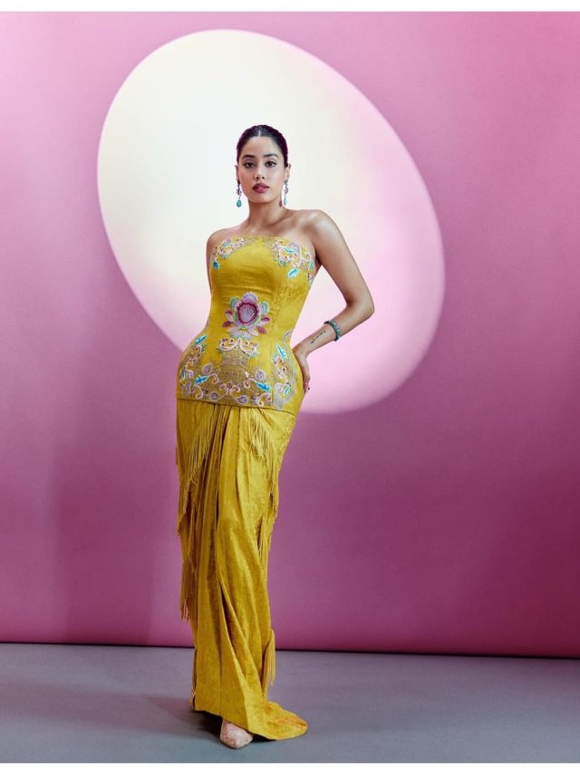 યલો ડ્રેસ માં જોવા મળ્યો જાહ્નવી કપૂર નો ગ્લેમરસ અવતાર,અભિનેત્રી ની તસવીરો  થઇ વાયરલ