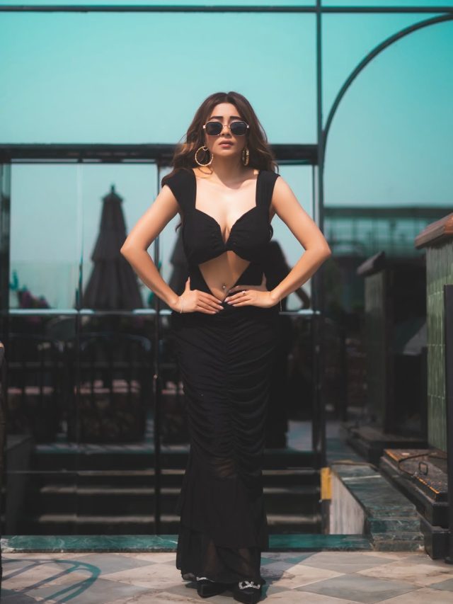 બ્લેક આઉટફિટ માં જોવા મળ્યો ટીના દત્તા નો ગ્લેમરસ અવતાર, અભિનેત્રી ની તસવીરો થઇ વાયરલ