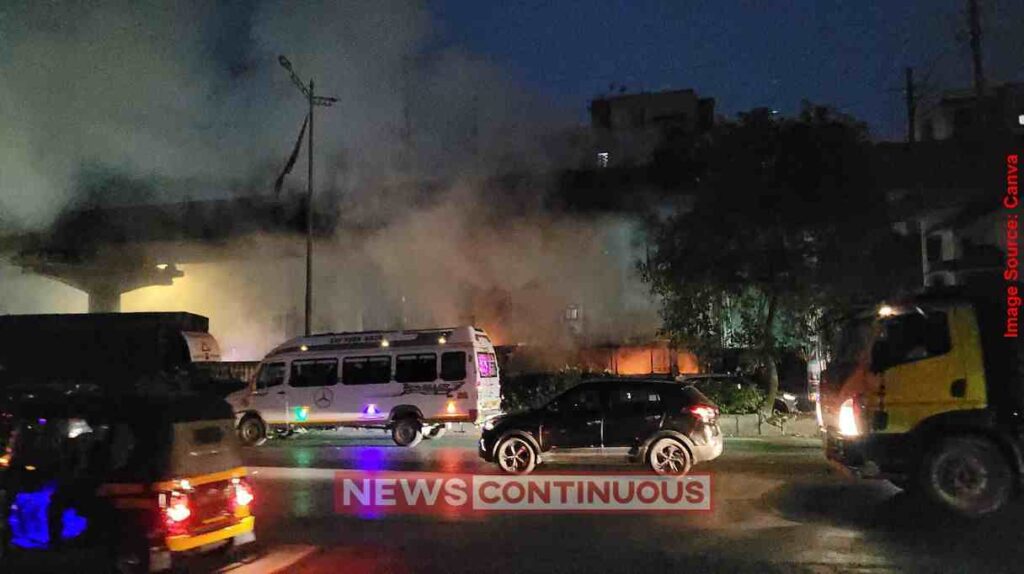 Mumbai News મુંબઈના માલાડમાં મેટ્રો પિલર નીચે બસ બની ‘આગનો ગોળો’! વેસ્ટર્ન