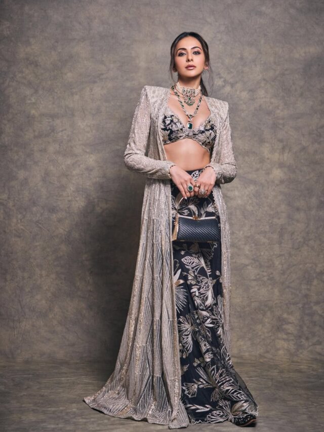 રકુલ પ્રીત સિંહનો ‘સ્પાર્કલિંગ’ લુક થયો વાયરલ, જુઓ તસવીરો