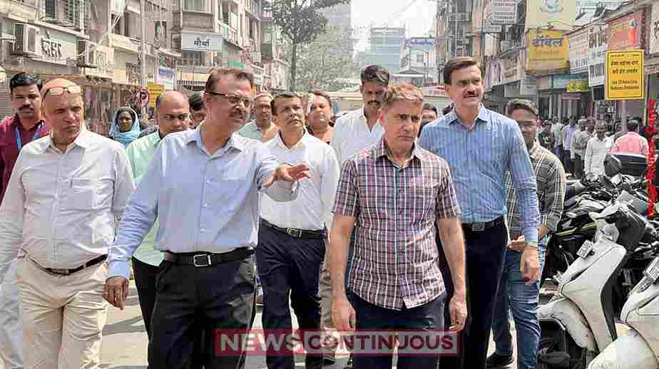 BMC Encroachment Drive Dadar દાદર, માટુંગા અને પરેલમાં ફૂટપાથ પરથી અતિક્રમણનો સફાયો